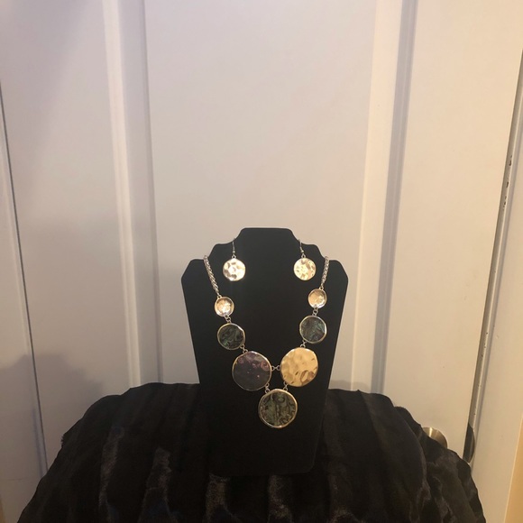 Silver Tone Textured Disc Necklace Set - Picture 2 of 6